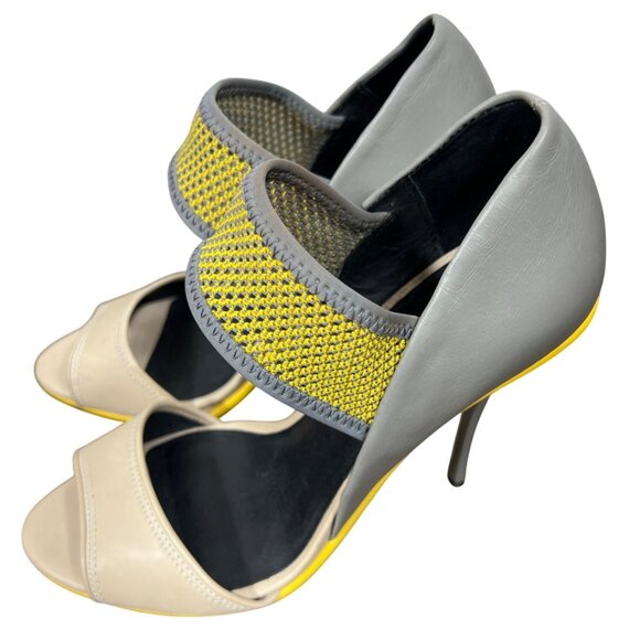 L.A.M.B. Barrie Dress Peep Toe Heels in Gray/Cream Sz 9.5 NWOT - Picture 1 of 10